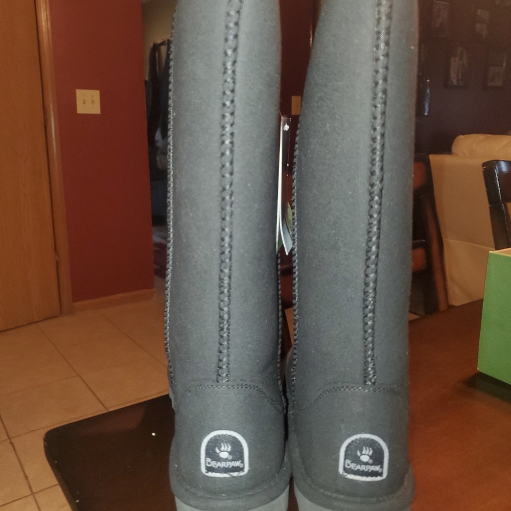 BOOTS - Picture 2 of 4